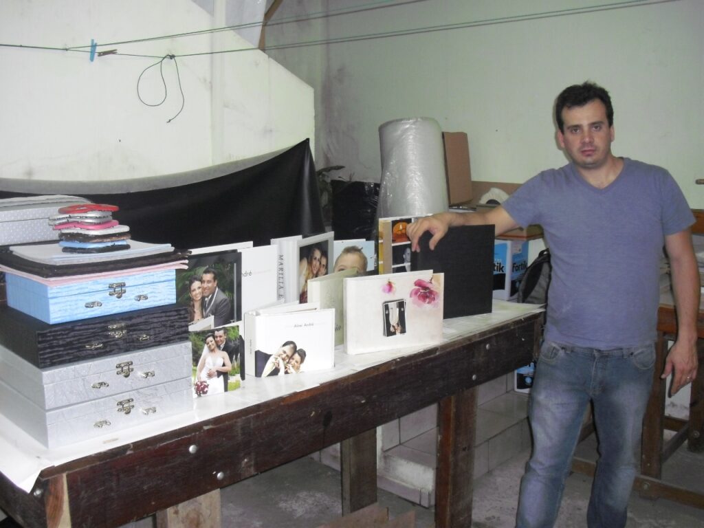 Como Fazer Álbuns Profissionais Sem Máquinas Caras: O Segredo do Método Encaderna Fácil